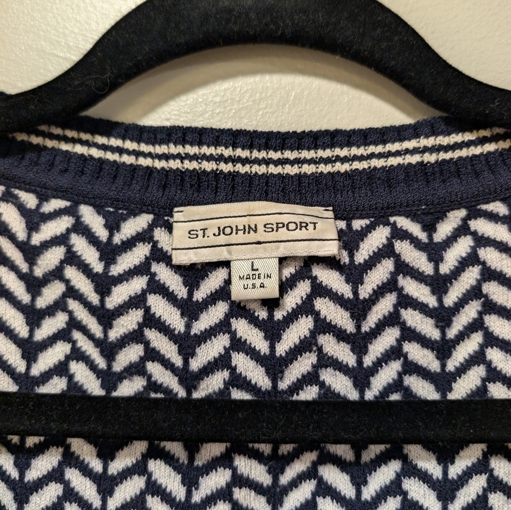 St. John Sport Navy and White Patterned Women's Cropped Sweater L - Picture 2 of 6